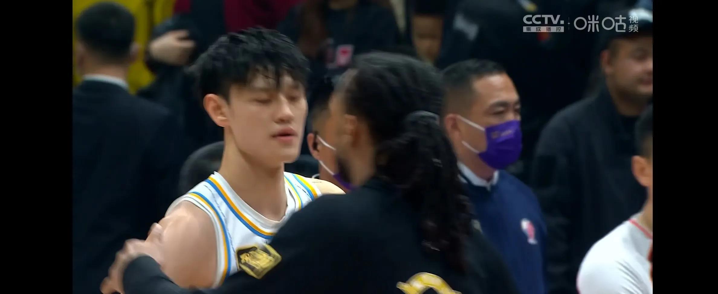 包含浓眉哥遭遇二十持续失利，DWG教练压力巨大！上演精彩一战的词条