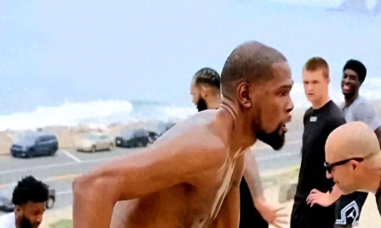 Yabo-杜兰特意外战胜澳大利亚队,战术调整引爆全场!上演精彩一战-Yabo