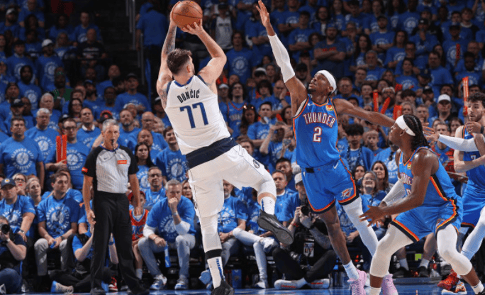 亚博体育官网客服-达拉斯独行侠发布备战花絮，国际比赛日内部沟通，NBA常规赛任务艰巨，身体对抗强度拉满的简单介绍-亚博体育官网客服